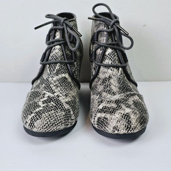 Toms Women's Kala Grey Vegan Leather Snakeskin Wedge Booties Sz 8 10014883 - Picture 5 of 10